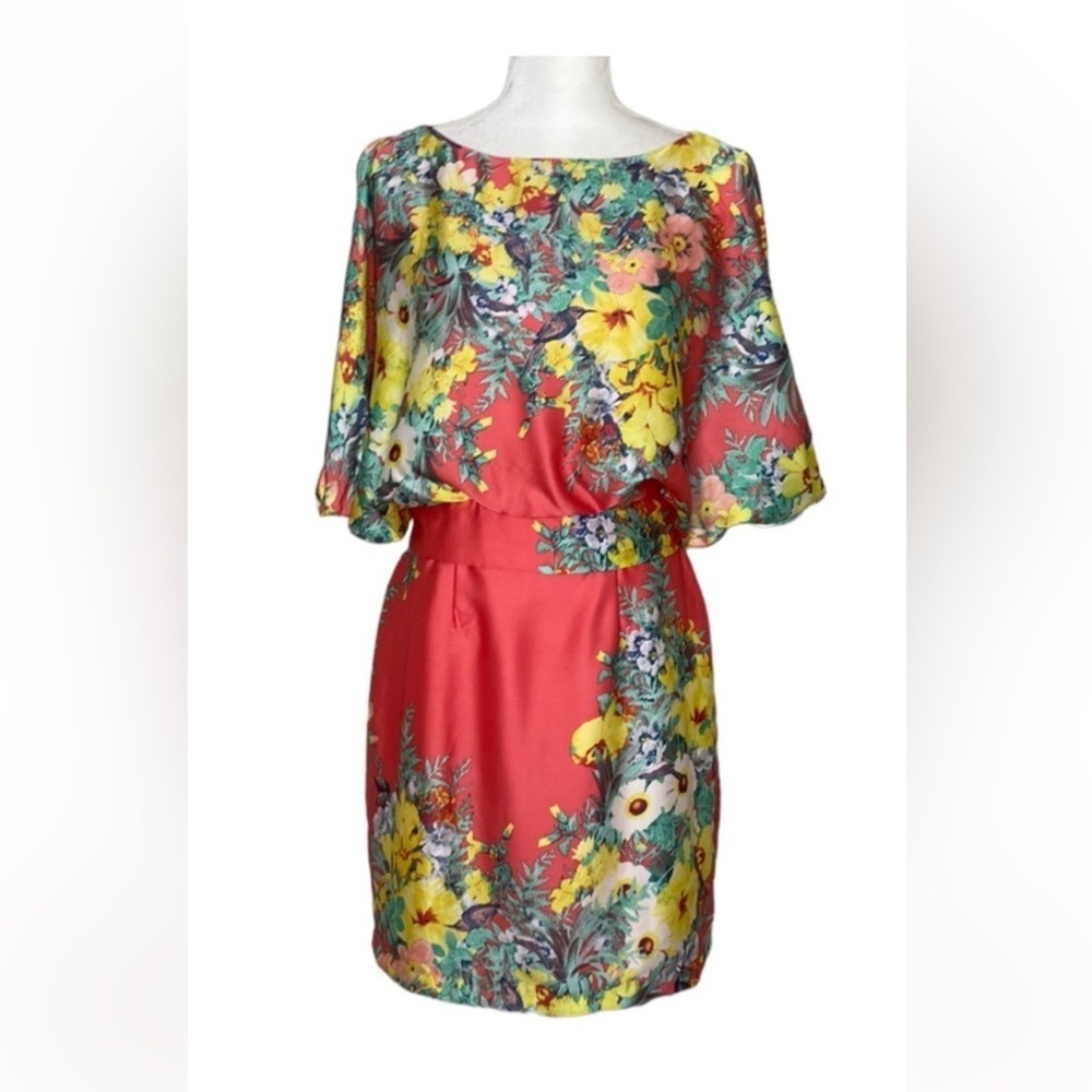 Bisou Bisou Vibrant Floral Red Dress caja 1